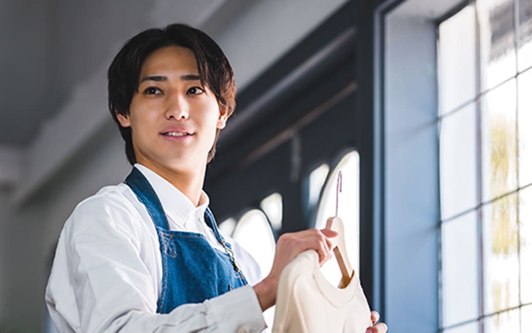 アパレルの男性